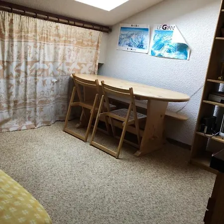 Les Melezes Apartment *